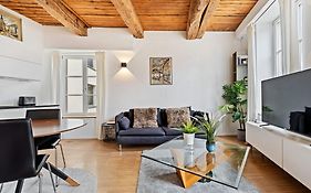 Exquisite Apartment In Old Town